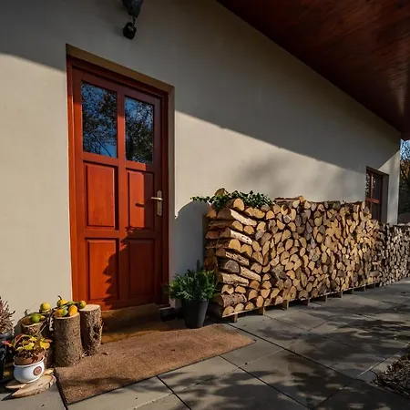 Nyaraló Nad Lazenskym Udolim *